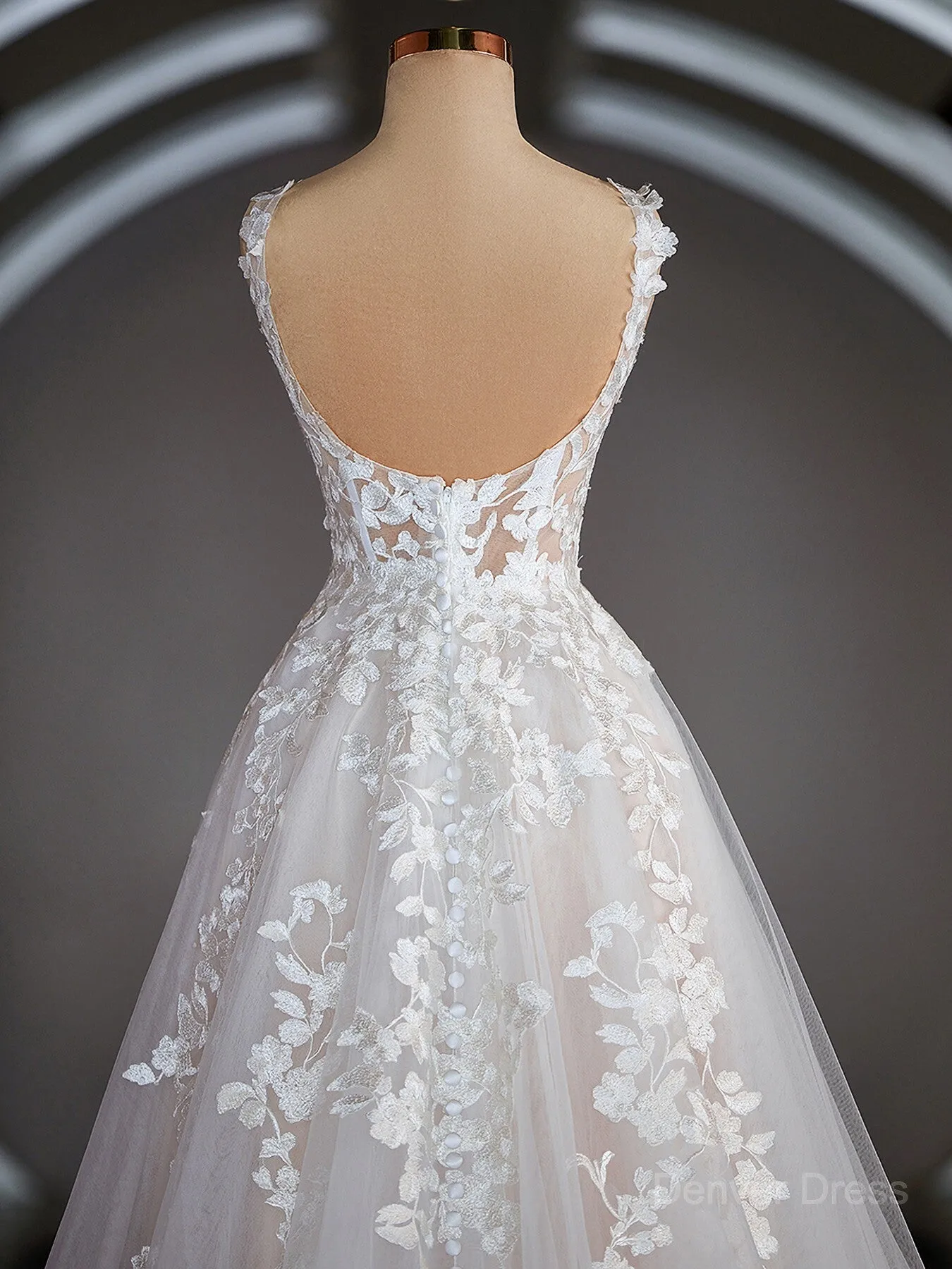 A-Line Straps Court Train Tulle Wedding Dresses with Appliques Lace
