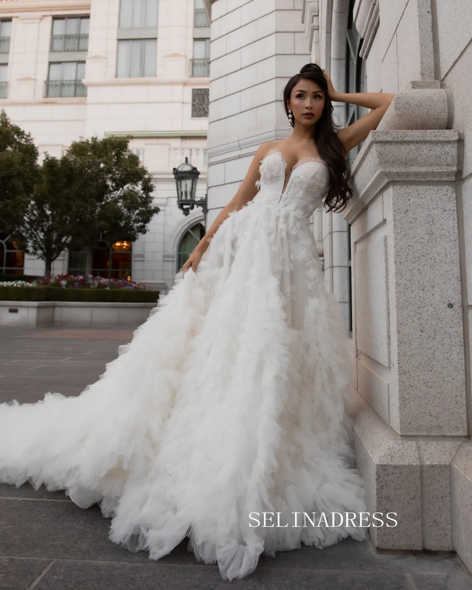 A-line Sweetheart Applique Wedding Dresses Rustic Wedding Gowns kop135