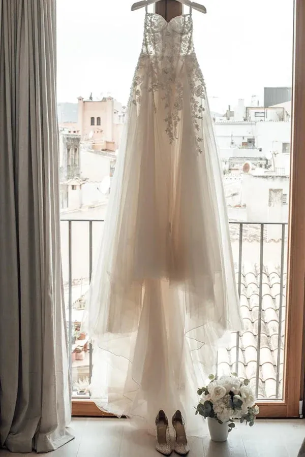 A Line Sweetheart Ivory Tulle Beach Wedding Dress With Appliques