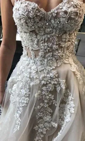 A Line Sweetheart Ivory Tulle Beach Wedding Dress With Appliques