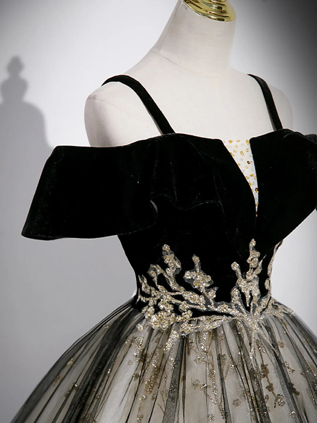 Black Velvet Tulle Sequins Floor Length Prom Dress Off the Shoulder Evening Party Dress