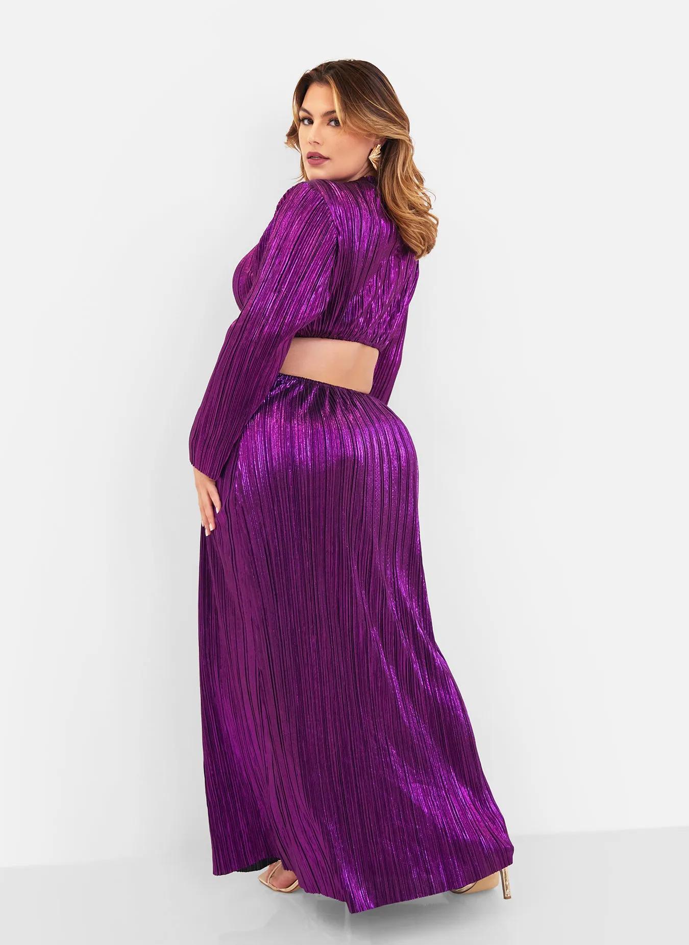 Octavia Metallic Plisse Open Back Maxi Shift Dress - Eggplant