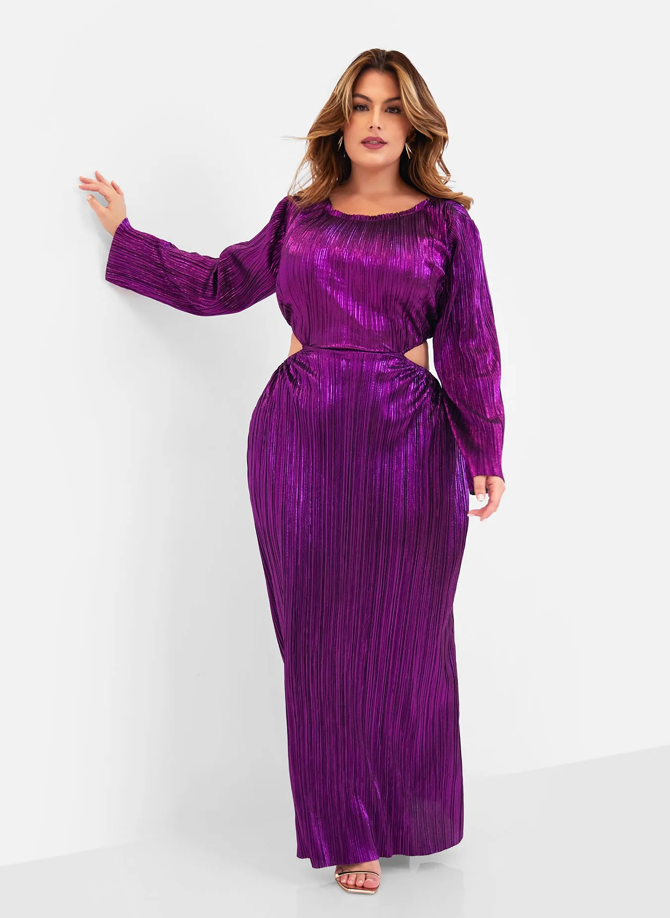 Octavia Metallic Plisse Open Back Maxi Shift Dress - Eggplant