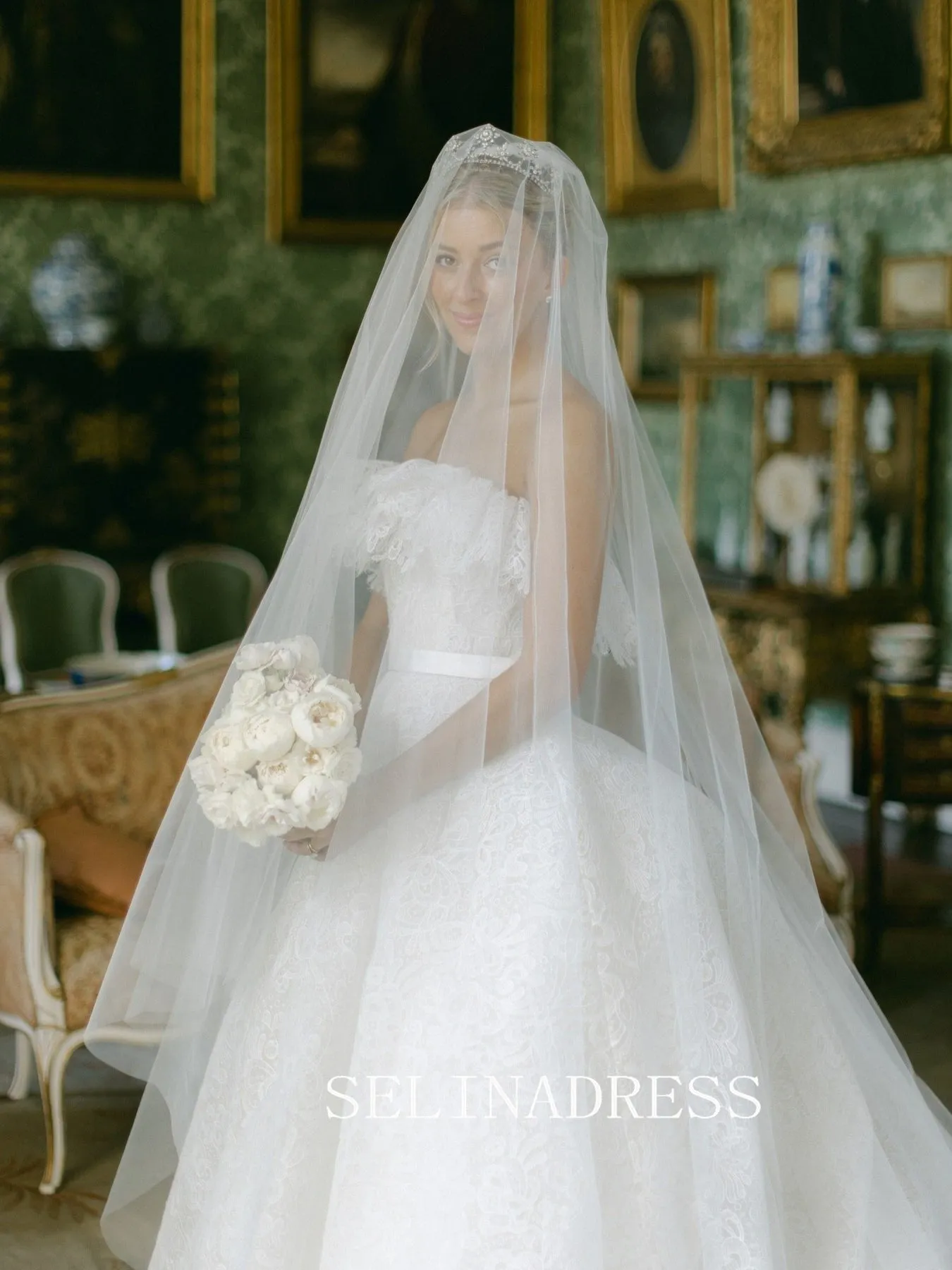 Off-the-shoulder Lace Wedding Dresses Rustic Cheap Wedding Gowns XS003