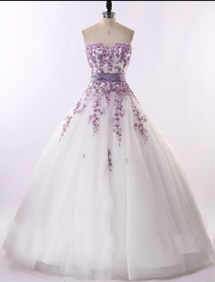 Elegant Purple Tulle Appliqué Wedding Dress with Sweetheart Neckline and Lace-Up A-Line Silhouette