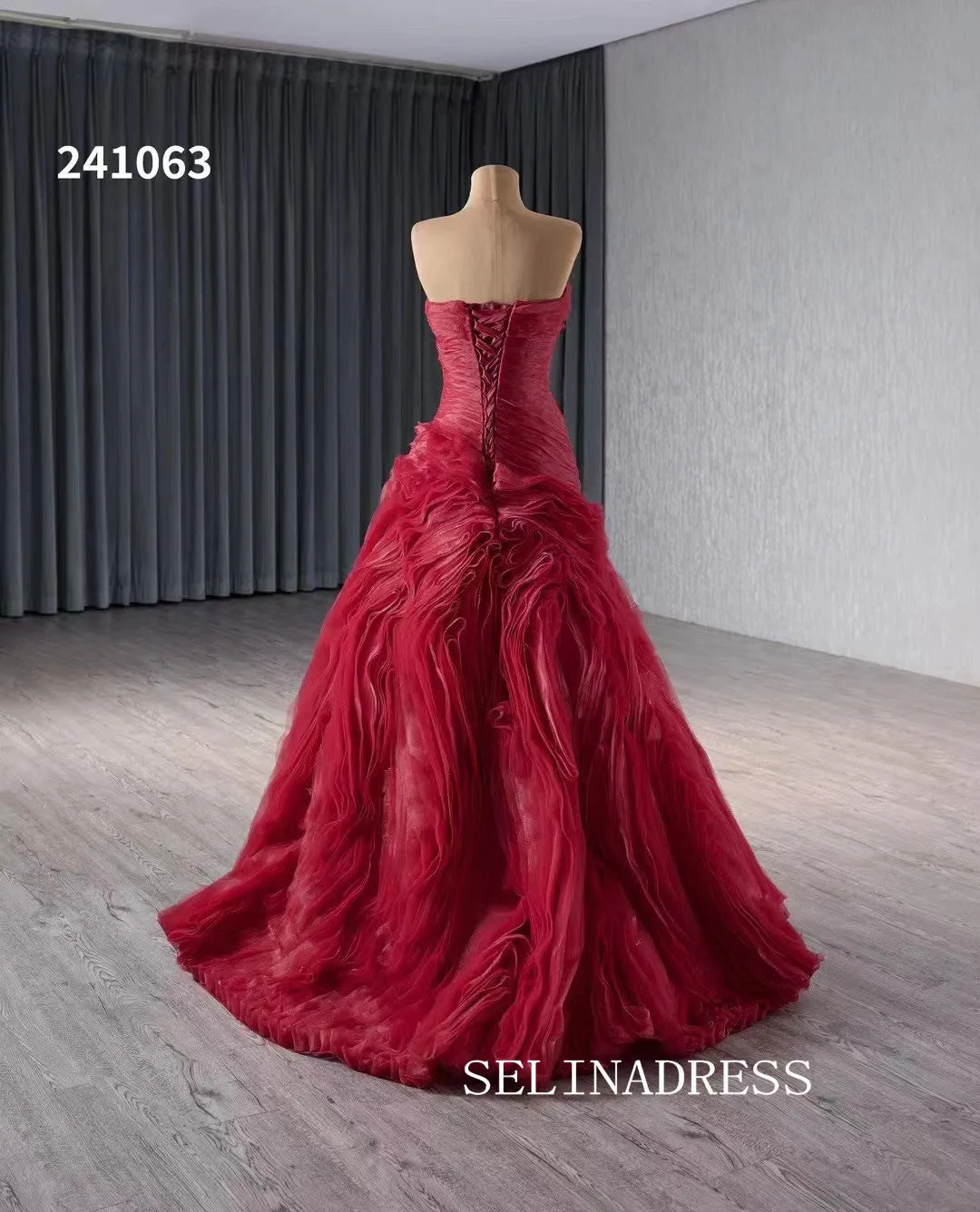 Sweetheart Red Luxury Wedding Dress Ruffles Quinceanera Dress 241063
