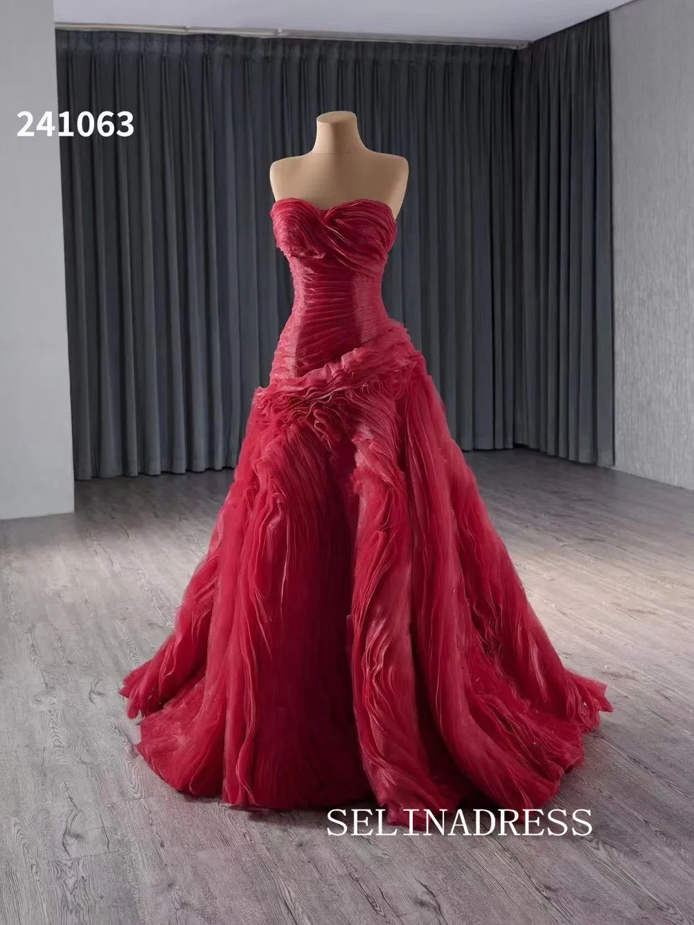 Sweetheart Red Luxury Wedding Dress Ruffles Quinceanera Dress 241063